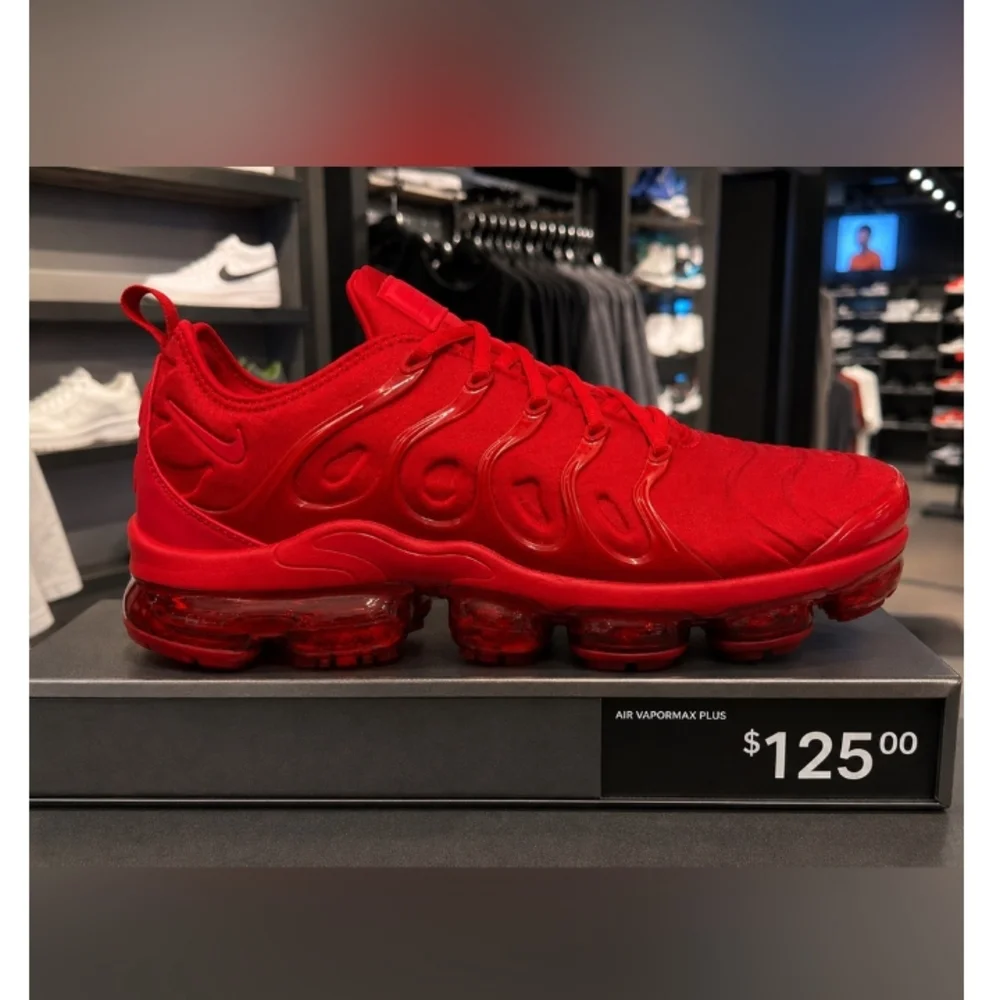 Nike VaporMax Plus in Red
